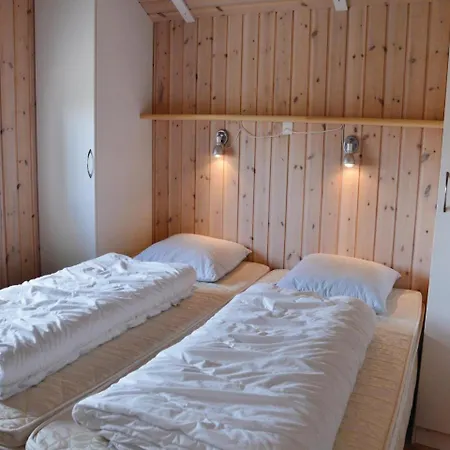 Three-bedroom Holiday In Hébergement de vacances *