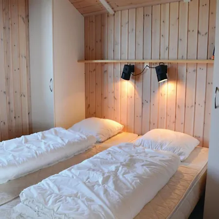 Three-bedroom Holiday In Hébergement de vacances
