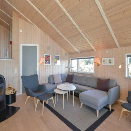 Three-bedroom Holiday In Hébergement de vacances