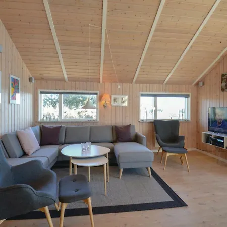 Three-bedroom Holiday In