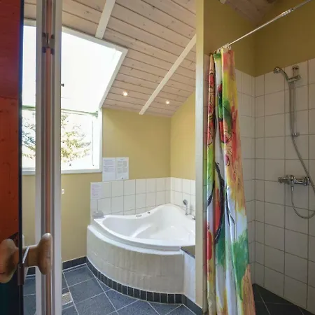 Three-bedroom Holiday In Hébergement de vacances Ringkøbing