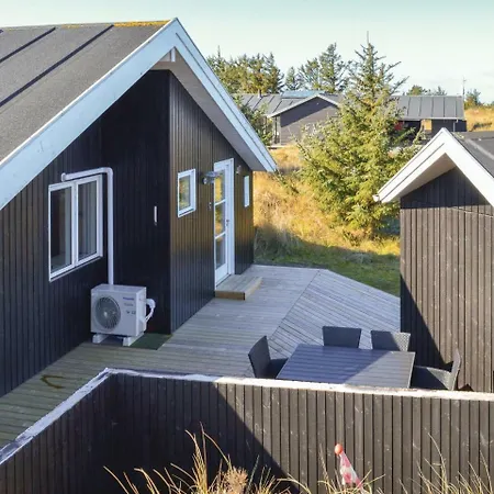 Three-bedroom Holiday In