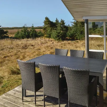 Three-bedroom Holiday In Hébergement de vacances *
